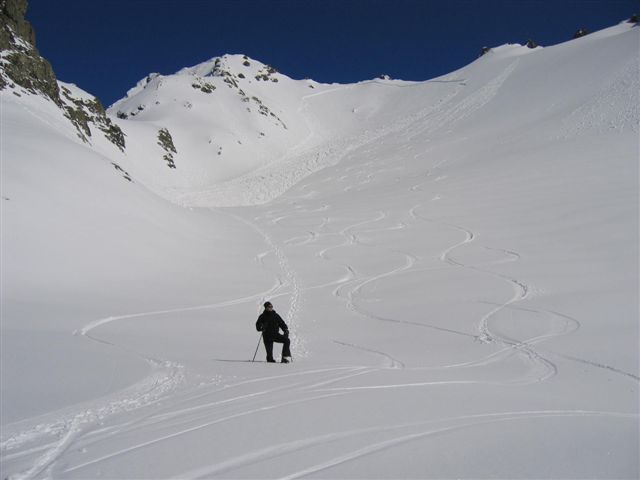 My B-I-L after he'd been swept away in an avalanche on Sat 15th Sept'07. His email to me:
We've just had 3 days at Mt Cook ....timeout and a bit of heliskiing. Got the window of weather on Saturday and away we went for a 5 run day in the Malte Brun range of Mt Cook Nat Park.
Turned into a 5 More...
turn day for me on our first run on the Monk Glacier under The Nun's Veil peak when the slab avalanche (2.5 on the scale) nailed me 20 metres from the crown of the slope. continued next picture.