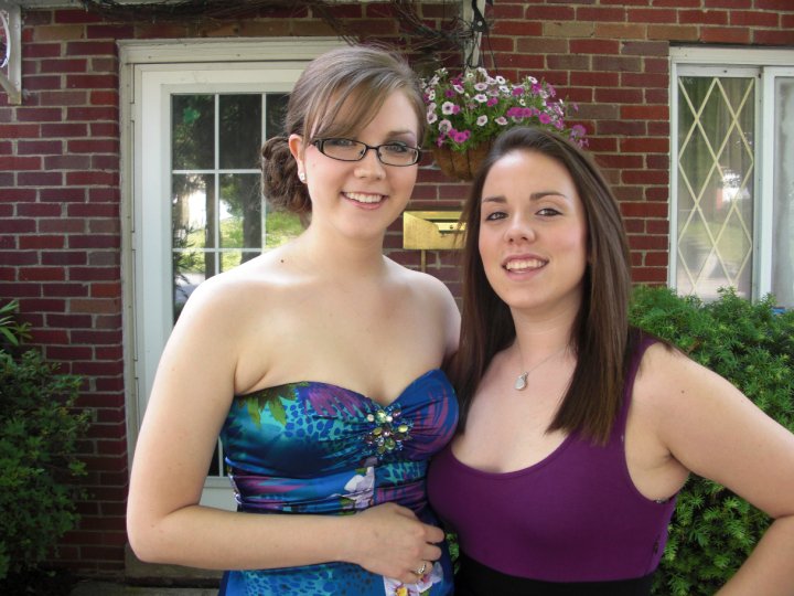 Kayley's senior prom with big sister Chelsea.