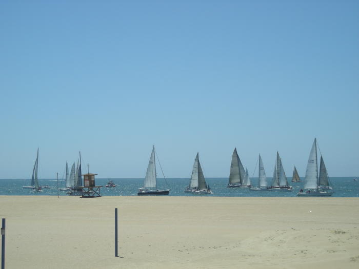 Looking at 6th Street LG station at boats lining up for the Newport-Ensanada race.