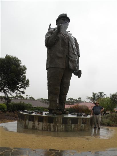 This was hilarious. Margo and Gordon knew I'd want to pose with this statue.  Thing was, it rained all day, and waited for us to arrive at the statue before unleashing the heaviest downpour of the day. I wish I had more pictures of Margo ... and any of Gordon, but we had such a good time with them that I kind of forgot the camera most of the day.