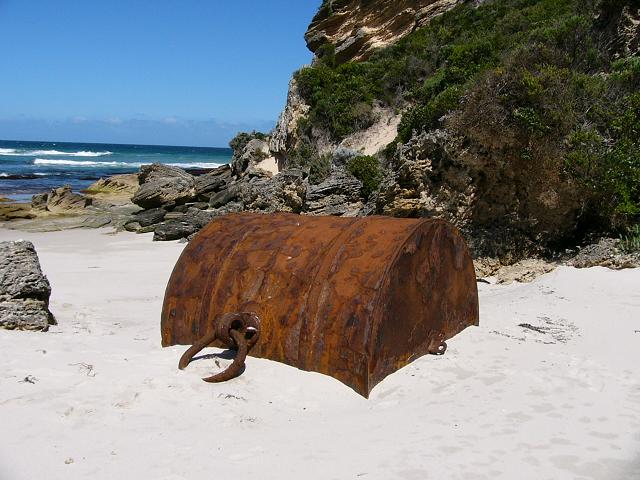 What did this used to belong to? Anvil Beach, Nullaki Peninsula.
An old ship's boiler, I believe.