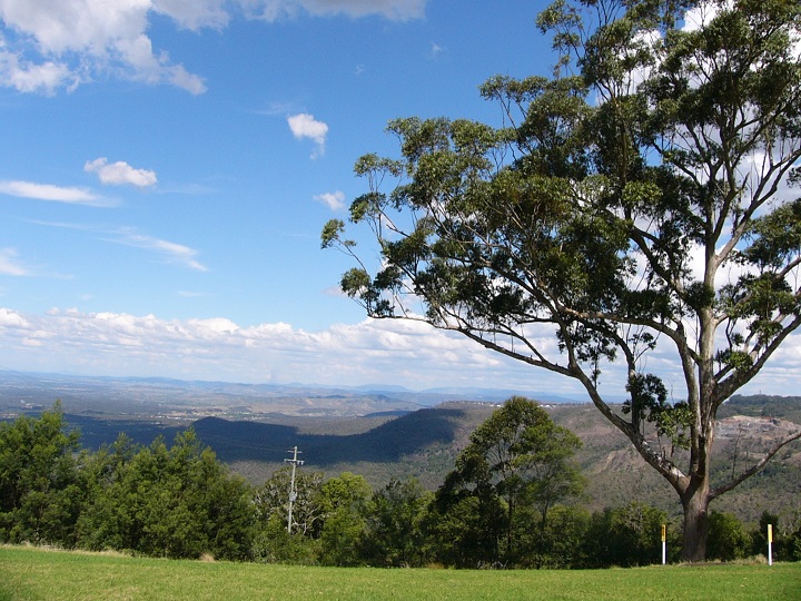 Looking at the lovely views from Picnic Point at Toowoomba in the Great Dividing Range.