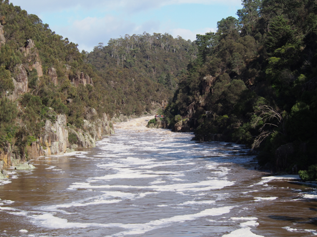 Looking up The Gorge from Kings Bridge.