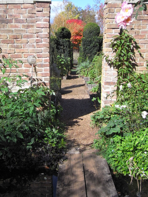 Looking through to the Vegetable Gargen 