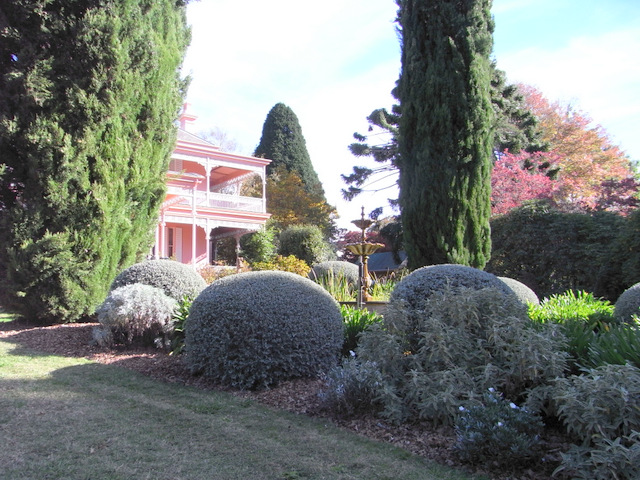 The historic residence is still being used and kept in good order.
Was originally built by the Hordern family.
