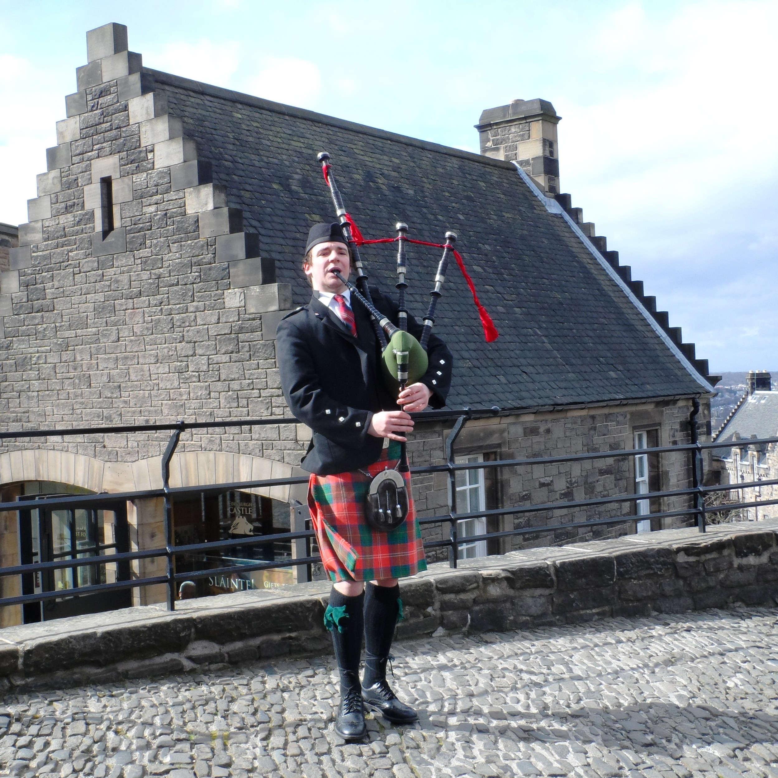 The pipper for the wedding, at the Edinburgh Castle.