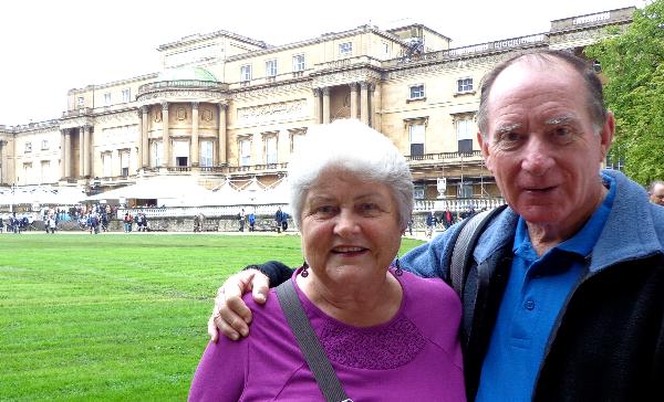 We did a tour of the state rooms. Then had lunch in the café. It rained!