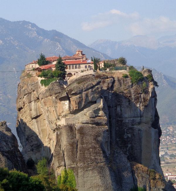 The area consists of a number of rock pinnacles topped with a total of 24 monasteries. These immense, solid rocks, split by earthquakes, weathered by water and wind over millions of years, are nature’s authentic masterpieces.
We visited two of the more accessible monasteries.