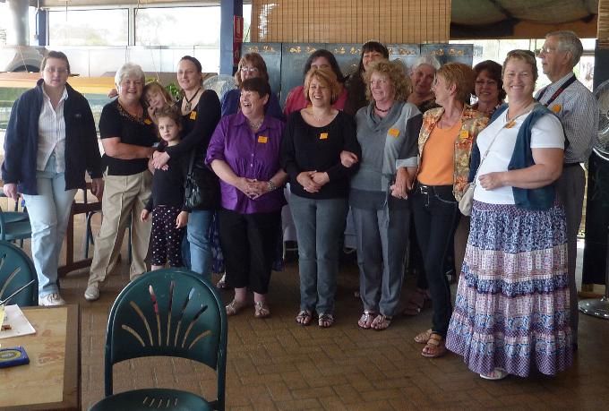 Sharon,June, Laura, Leia, Kate, CynB, K, Katitude, Gail(front),Vici, Suzy,Bluey,Broni, Anne,Liz, Ian