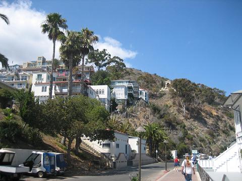 It is very wonderful picture .I like to live there.Catalina is very nice area.