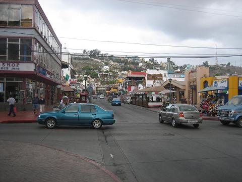 A tour in Pasadena City.Enjoy the City,Shopping,Mexican food and music.