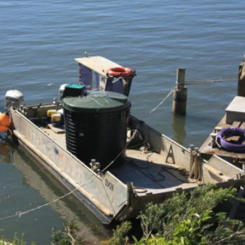 <b>1798 tank on barge, Hawkesbury River Oct'10, Kate/Sydney</b>