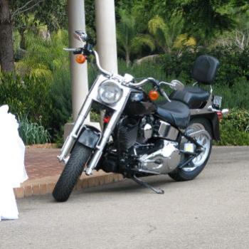 <b>groomsmen's vehicle Kate/Sydney</b>