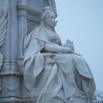 <b>Queen Victoria Statue, London</b>