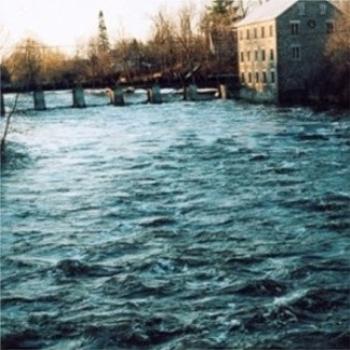 <b>Spring flood in Manotick April 2005</b>