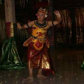 Balinese dancer, Gazebo Hotel, Sanur, Lori/Adel