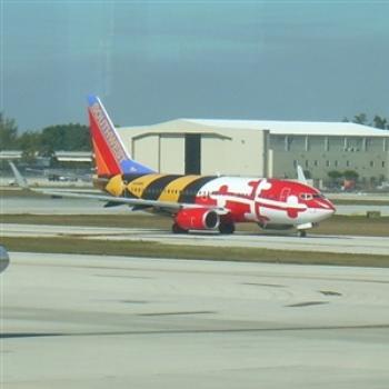 <b>Southwest Airlines Boeing 737-700 "Maryland One" taxiing at Fort Lauderdale International Airport December 2008</b>