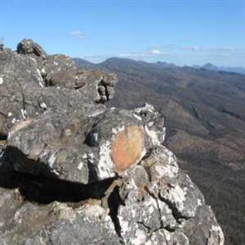 Rock outcropping at vista (Grampians '09/LankyYank)