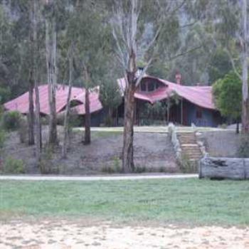 <b>Aboriginal Cultural Center (Grampians '09/LankyYank)</b>