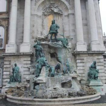 Fountain depicting Hungarian legend, Budapest, Eileen (Surrey, England).jpg