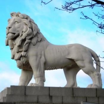 <b>Lion statue near the hotel we stayed at in London  Sue / OK</b>