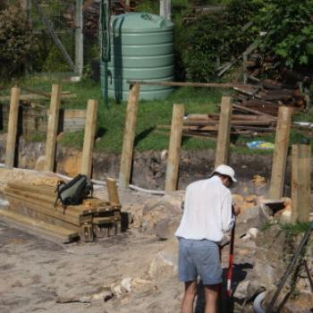 <b>3017 building retaining walls, Hawkesbury R, 18th Nov'10, Kate/Sydney</b>