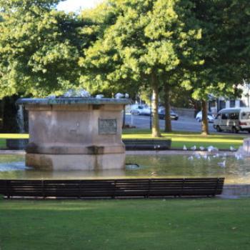 <b>3803 Seagulls in the Bowker Fountain,Victoria Park, Christchurch, NZ 19th March'10 - 10 months before it was severly damaged by an earthquake, Kate/Sydney</b>