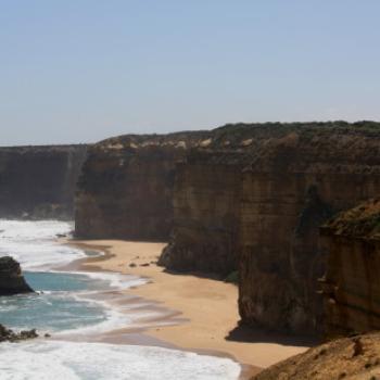 6734  eroding cliffs, the Apostles, GORd, Vic, 27th Oct'09, Kate/Sydney