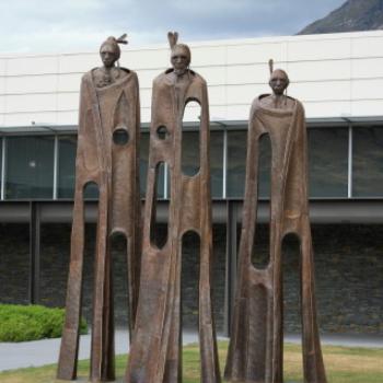 4077  sculpture, Queenstown airport, Sth Is, NZ Kate/Sydney