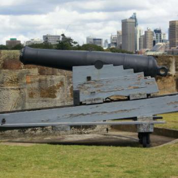 <b>2415 canon pointing East towards the harbour entrance, Fort Denison, Island Hopping,11th Oct09, Kate/Sydney</b>