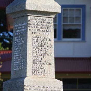 <b>6439 Great War Monument, Apollo Bay, GORd, Victoria, 26th Oct'09 Kate/Sydney</b>