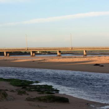 7000  bridge over the estuary, Peterborough, GORd, Vic, 27th Oct'09, Kate/Sydney