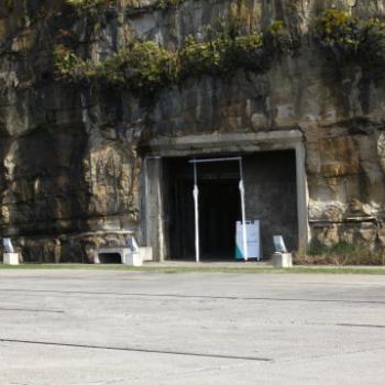 <b>4627 entrance to the Dogleg tunnel, Cokatoo Island, Sydney Harbour, 25th June'09 Kate/Sydney</b>