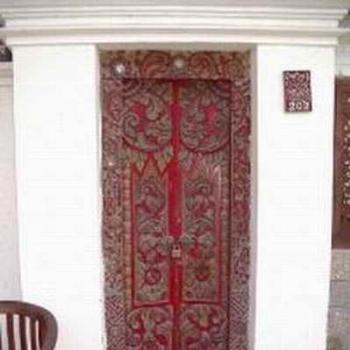 <b>Balinese door</b>