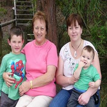 <b>Johnathan & Bailey with Mum & Granny Anne Albany, May 2009</b>