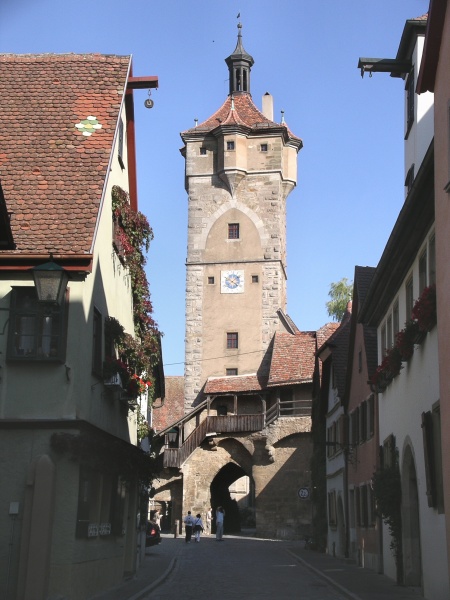 Looking towards the old city gates, showing the steps up to the city walls.