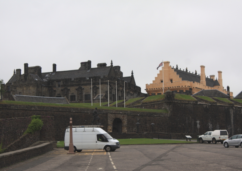 The Castle wasn't open when we went there - too early in the day, so we only saw it from the car park