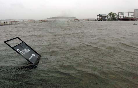 This is where Shosho and I parked when we met for lunch a few weeks ago!  (Picture taken by Brunswick News)