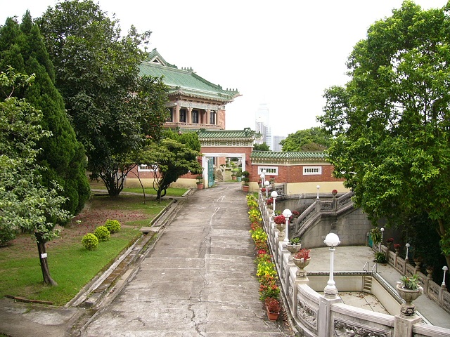 One of the many beautiful buildings I saw on my bus trip around Hong Kong