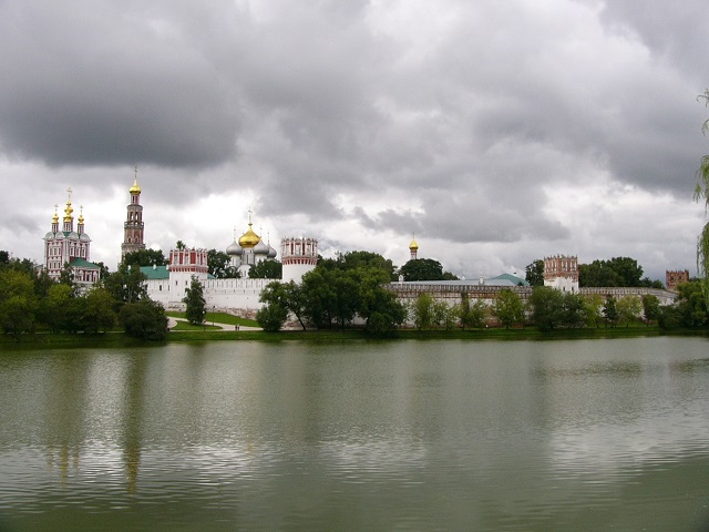 We're now in Moscow but not sure if this is part of the Kremlin Wall or not. We've visited so many churches, cathedrals, temples and castles, it's very easy to forget which is which.