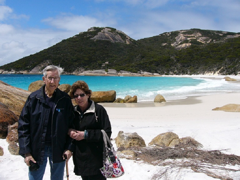 Ian and Anne (Sydney) at Little Beach, Albany. The sun actually shone for the short time we were there. 