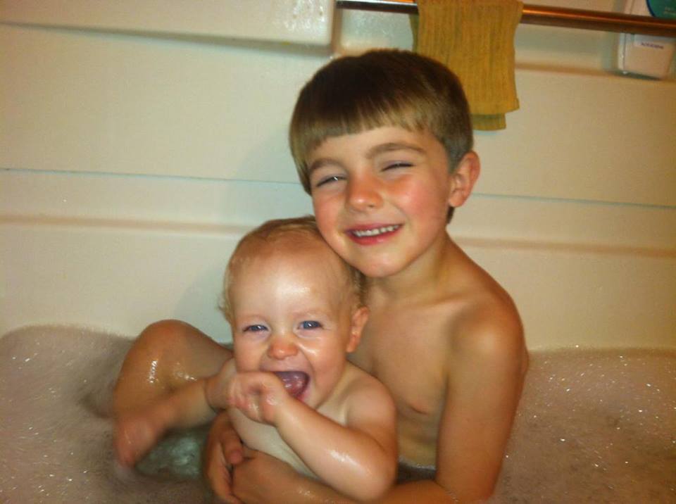 Soren and Bergen in the bath, july 31, 13.