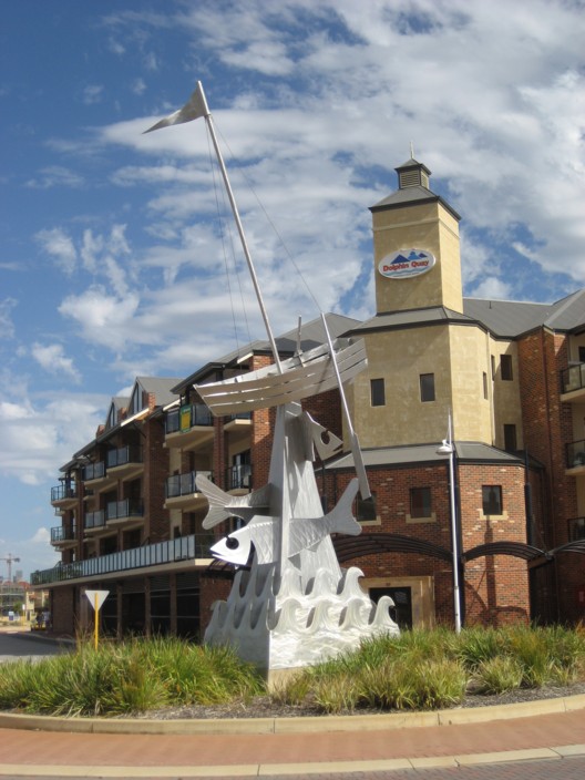 Sculture in the middle of the crossroads.